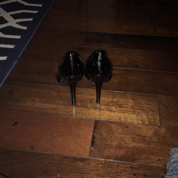 Heels - Picture 3 of 3